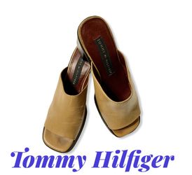 Tommy Hilfiger 6 1/2 Clogs