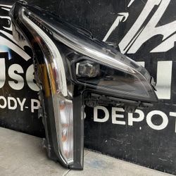 2019-2023 Cadillac XT4 Right Passenger Headlight Oem