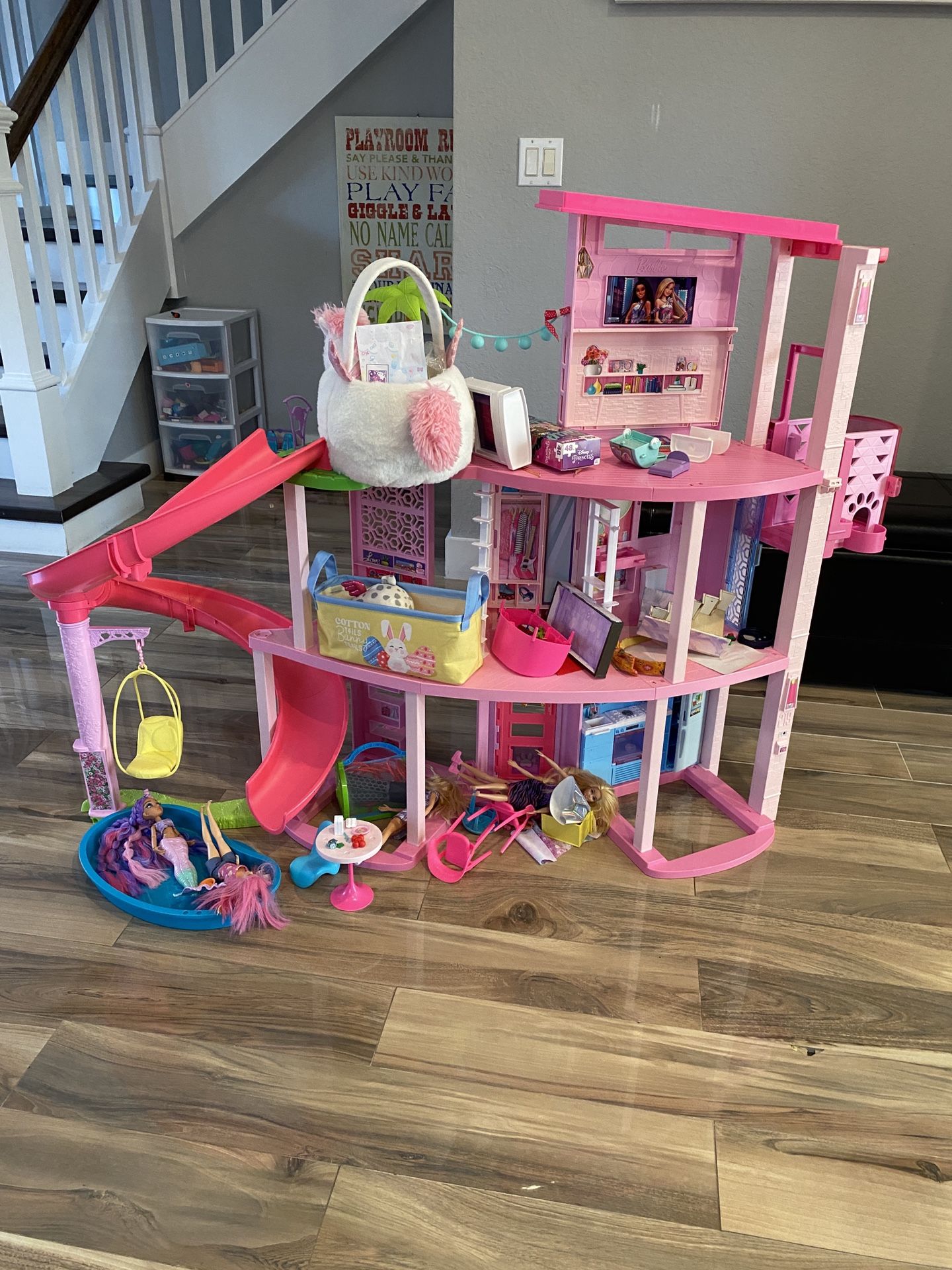 Barbie Doll House Like NEW Located In Kendall