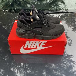 Nike Air Huarache (Used) - Size 12