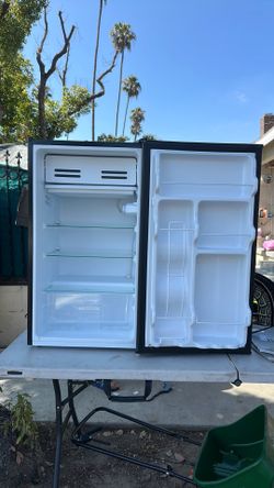 Mini refrigerator
