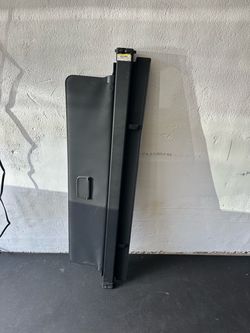 2019 Volvo XC60 luggage cover