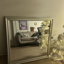Large Modern Wall Mirror – Stylish & Functional 