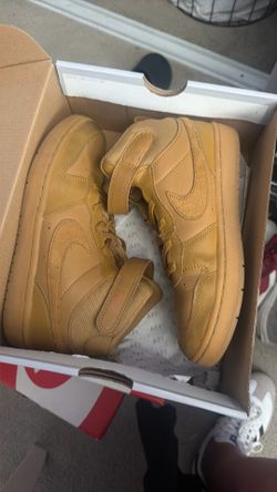 Boys Nikes