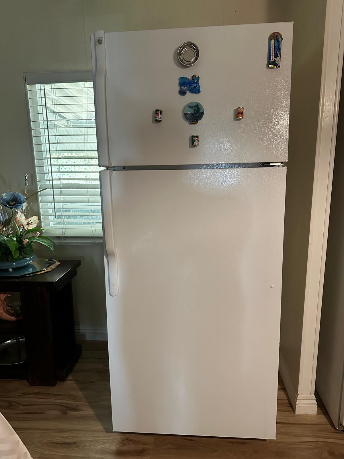 WHITE REFRIGERATOR – Top Freezer Design – $200