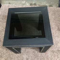 Table With Removible Top Glass