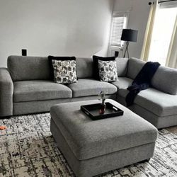 Living Room Set / Sectional 
