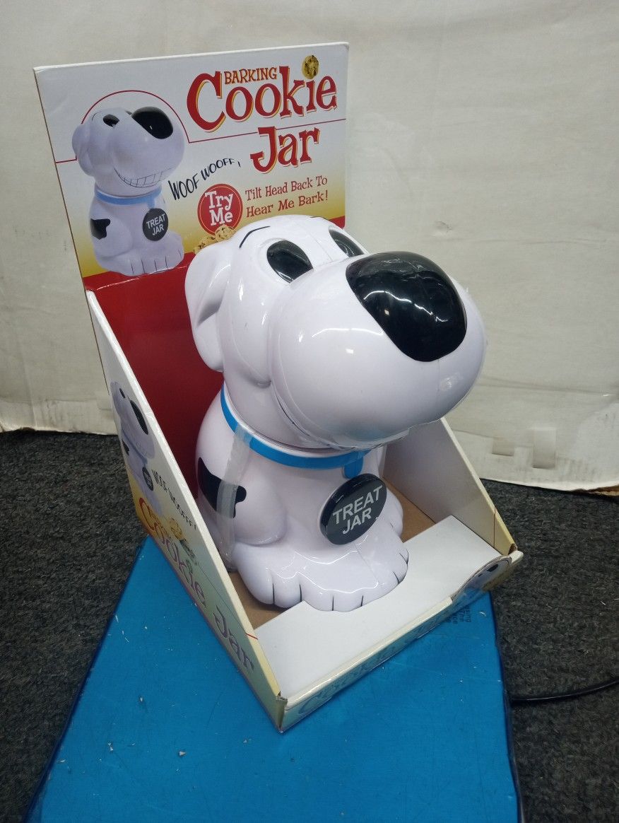 Barking Dog Plastic Cookie Jar Barks Wolf