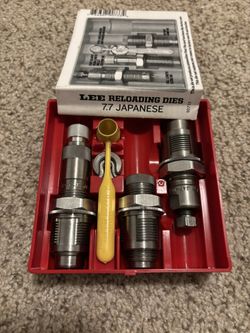 7.7 Japanese Lee Dies