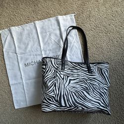 Michael Kors Open Tote Zebra White Black
