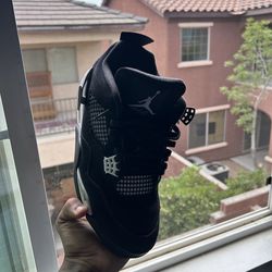 Jordan 4 white thunder