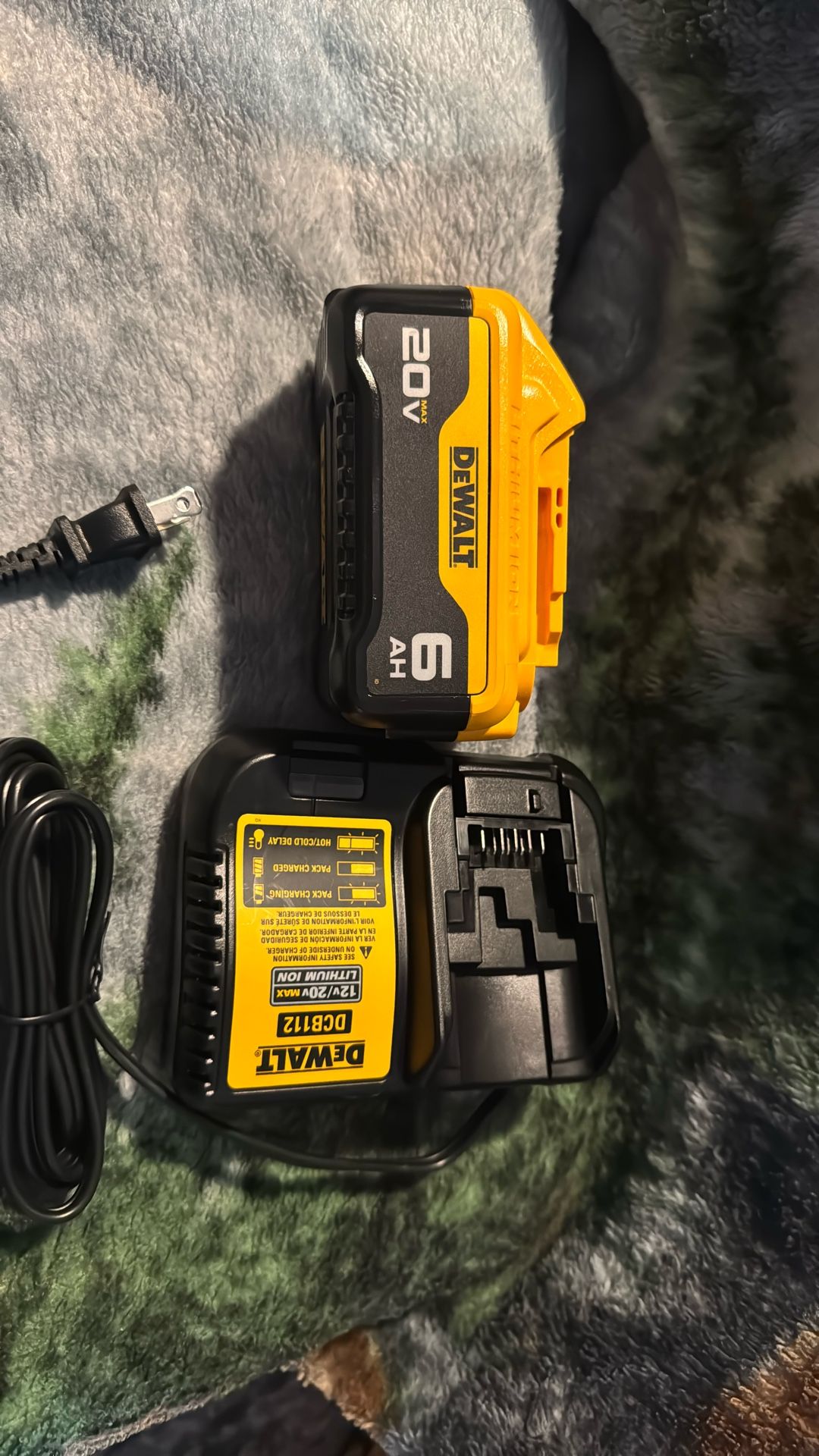 Dewalt 20V Battery 6AH With Charger 20v/12vmax