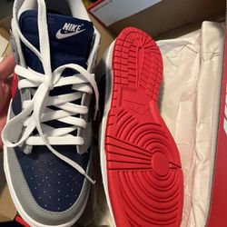 Nike Dunk New Size 10