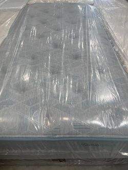 Twin Simmons Beautysleep 100th Anniversary Mattress