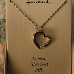 Brand New stainless steel heart pendant necklace 18 inch
