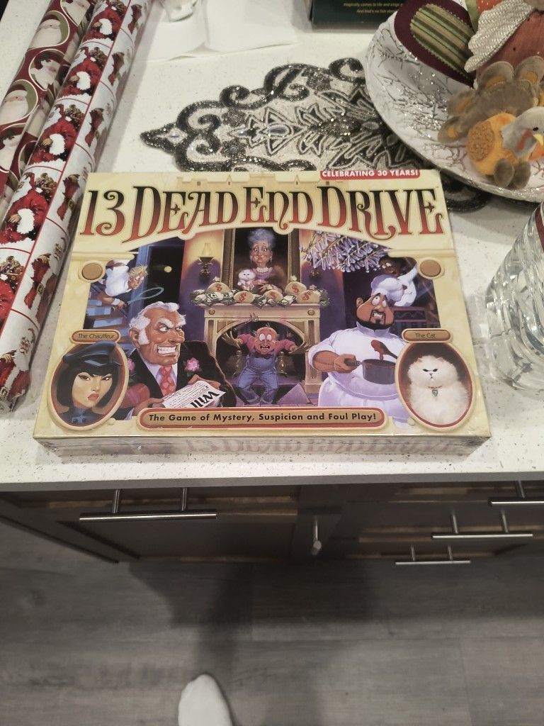 13 Dead End Drive Board Game New Unopened