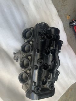 2005/2006 Gsxr 1000 cylinder head.