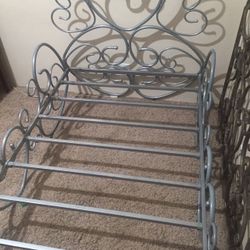 Heart Shaped Frame Twin Day Bed