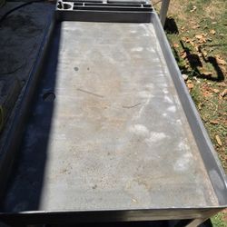 Rubbermaid Utility Cart 