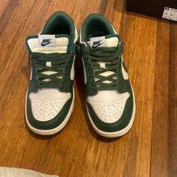 Nike Dunks Size 10