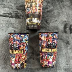 WWE WRESTLEMANIA 3 SOUVENIR CUP  LOT 39, 41