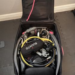 Aqua Lung Scuba Gear / Dive computer/ wet suit