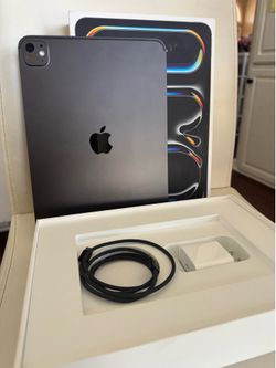 iPad Pro 11-inch (M5) Wi-Fi 256gb (it's new )