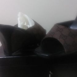 Gucci slides size 9/12