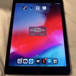 Apple iPad Pro 9.7-inch (128GB, Wi-Fi, Space Gray) 