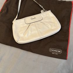 Excellent Coach wristlet