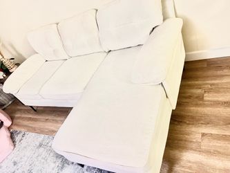 Sectional couch ( Beige)