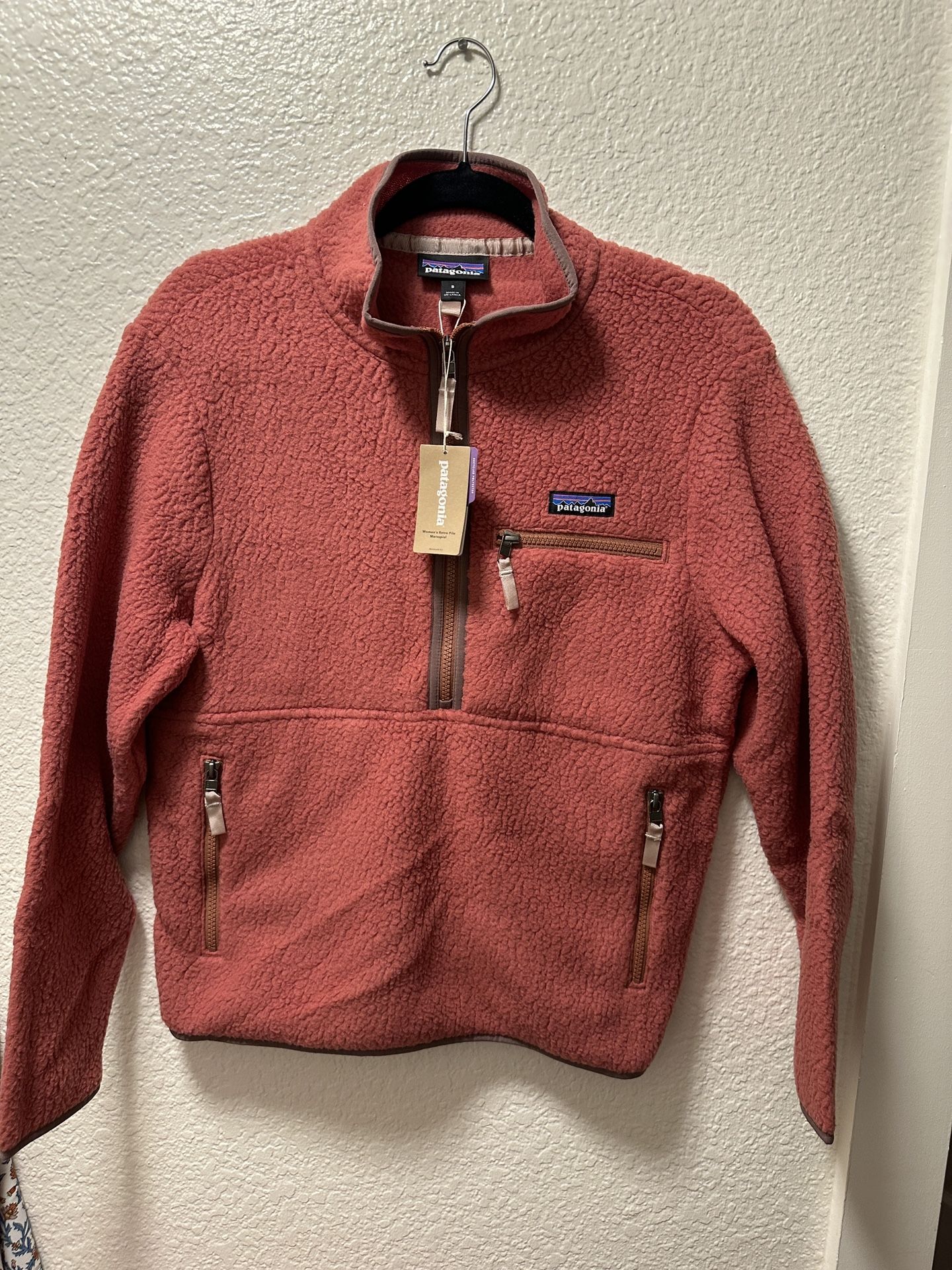 PATAGONIA Woman’s Fleece Retro Pile Marsupial Rosehip color NWT Size Small