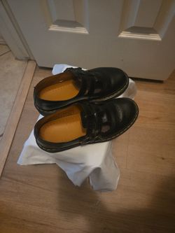 Dr. Martens Women's 9