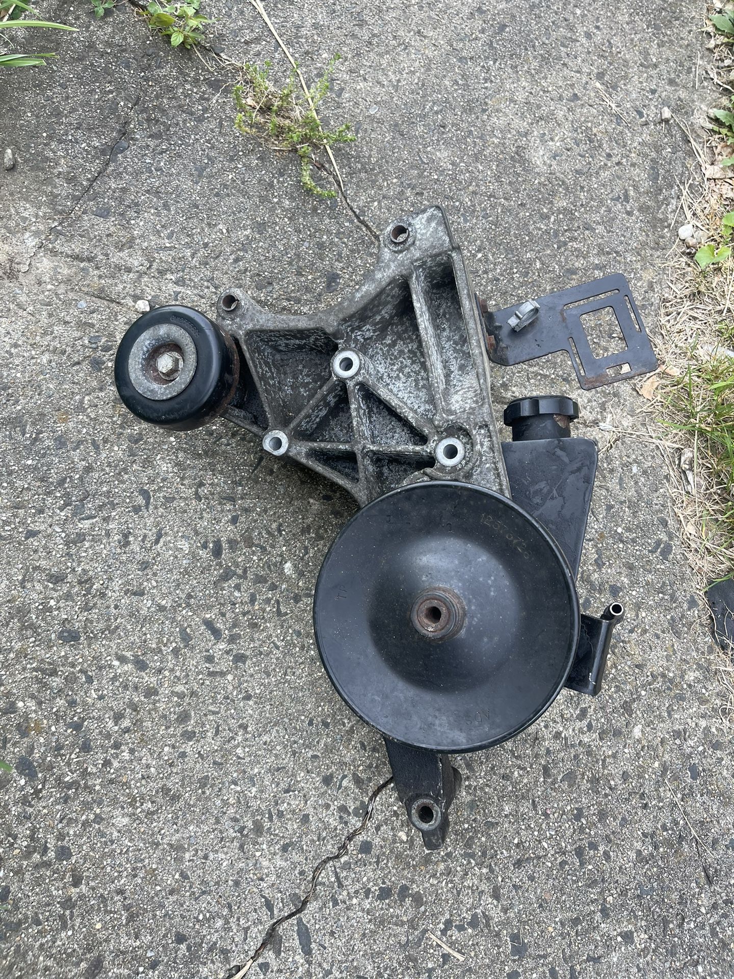 GM Power-steering Pump Assembly