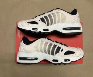 Nike Air Max Tailwind IV 4 size 5 or 5.5 women’s running shoes NEW!