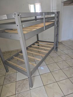 Wood bunkbed