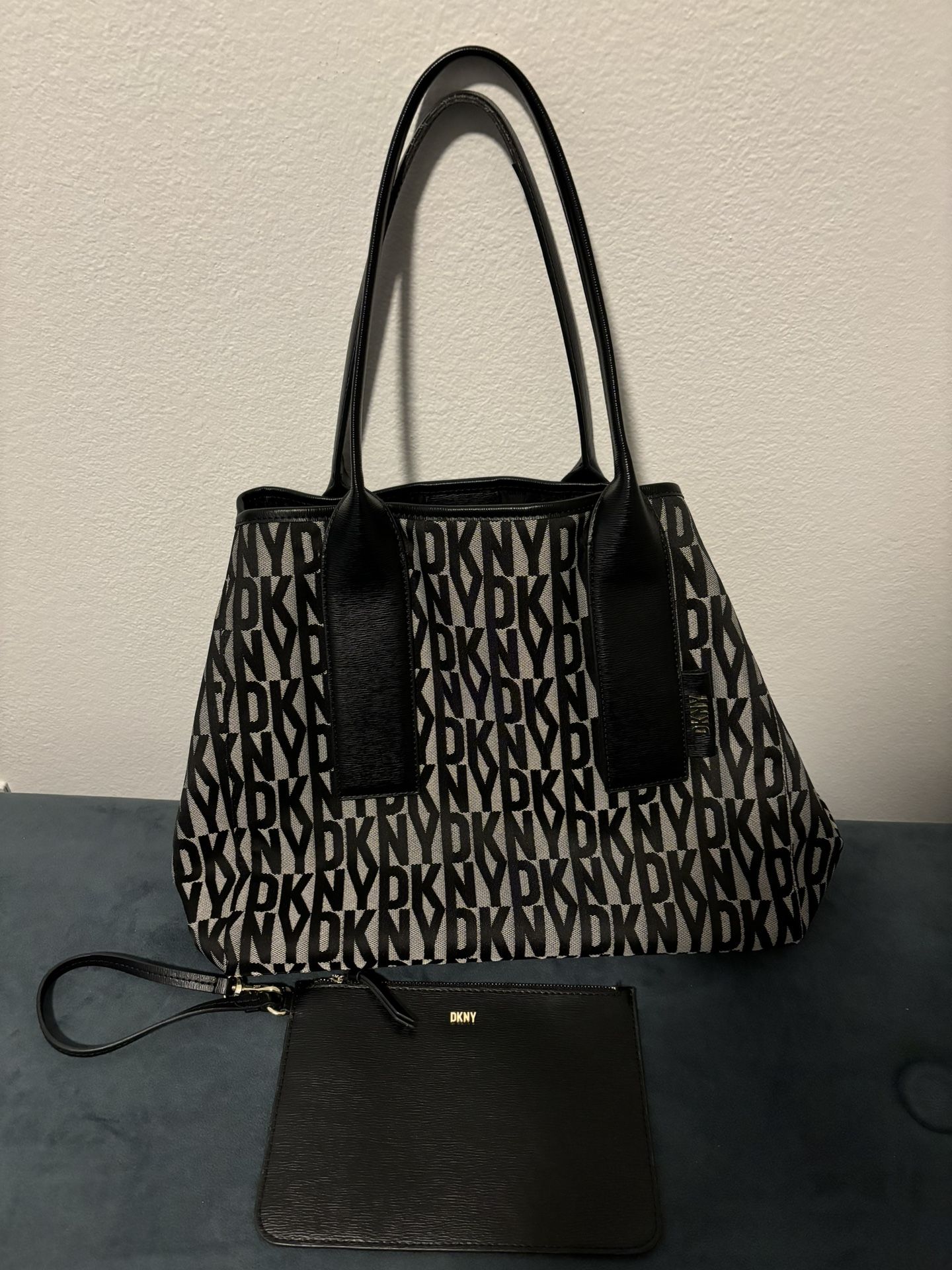 DKNY monogram Tote And Bonus Wristlet B