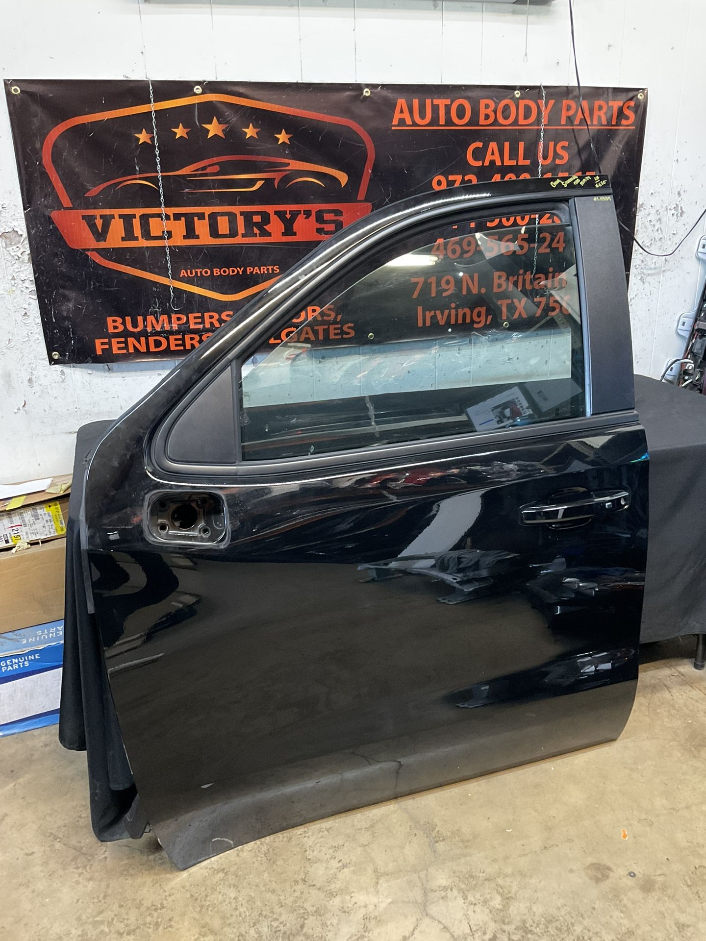 CHEVY SILVERADO 1500 LH FRONT DOOR 2019-2024 OEM