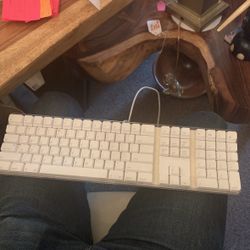 Apple Keyboard 