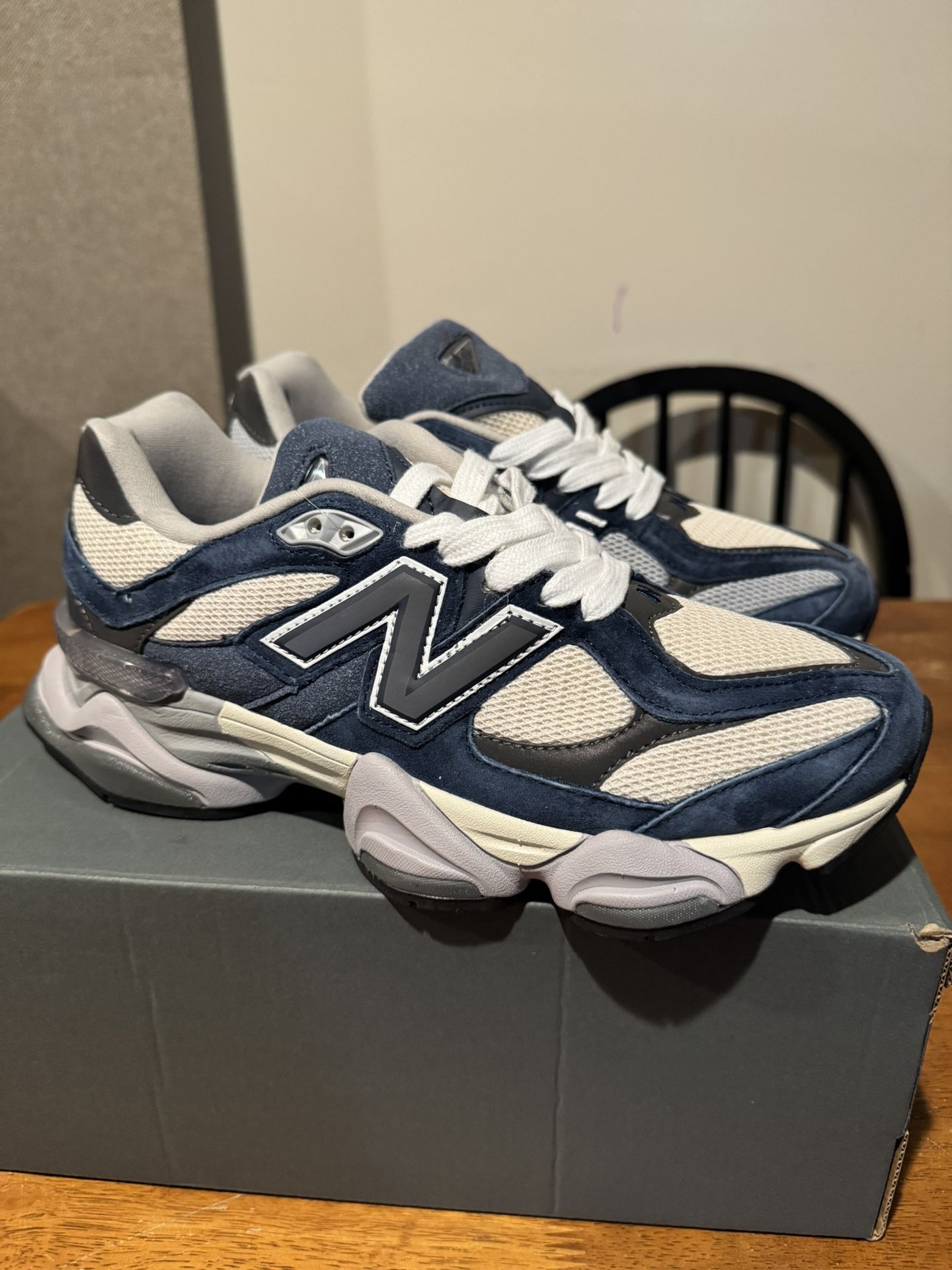 New balance 9060 natural indigo blue sneakers men size 8.5 , 11