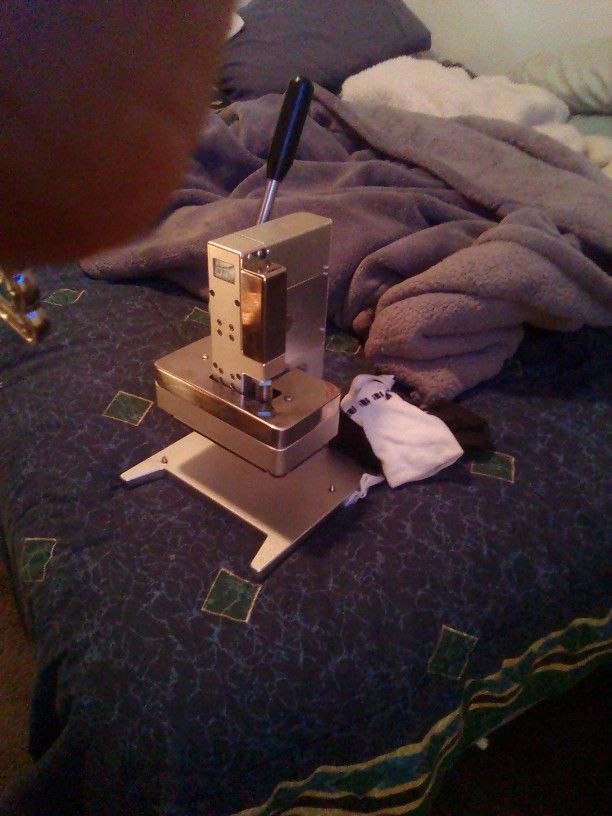 I Phone 11 12 13 14 All Promaxes Screen Press Machine 475.00 Cash