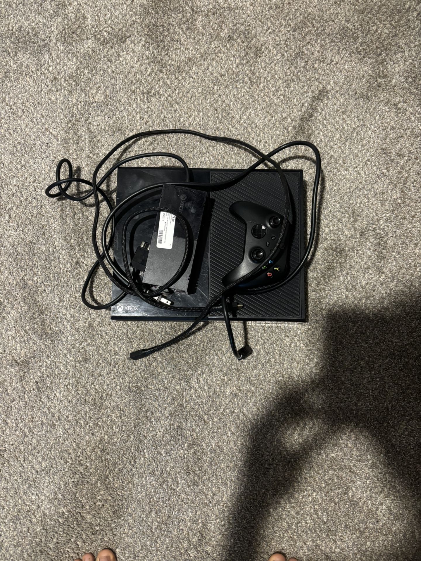 Black Xbox One(controller and Cords Included