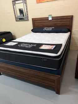 Queen bedframe
