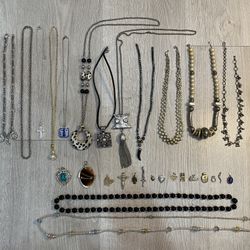Vintage Necklace & Pendant Fashion Jewelry Lot Of 31 Rare