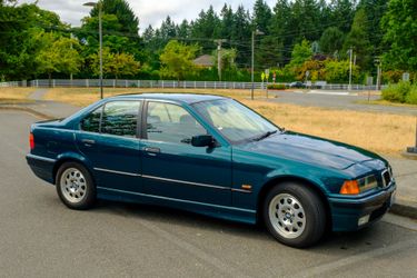 1997 BMW 3-Series Sedan