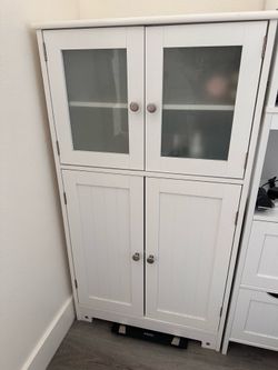 Bathroom cabinet/storage