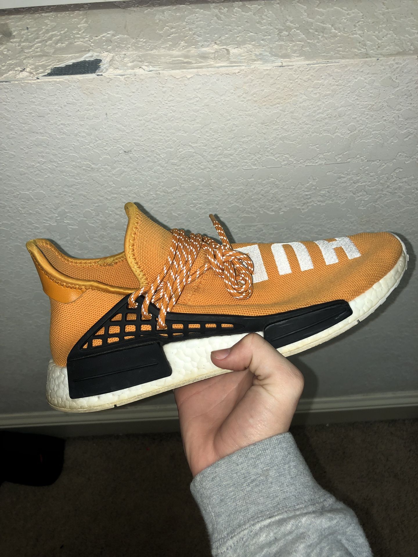 Human race hu orange