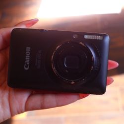 Canon IXUS 120 IS/ Black 