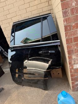 2015-20 Chevy Tahoe left rear door