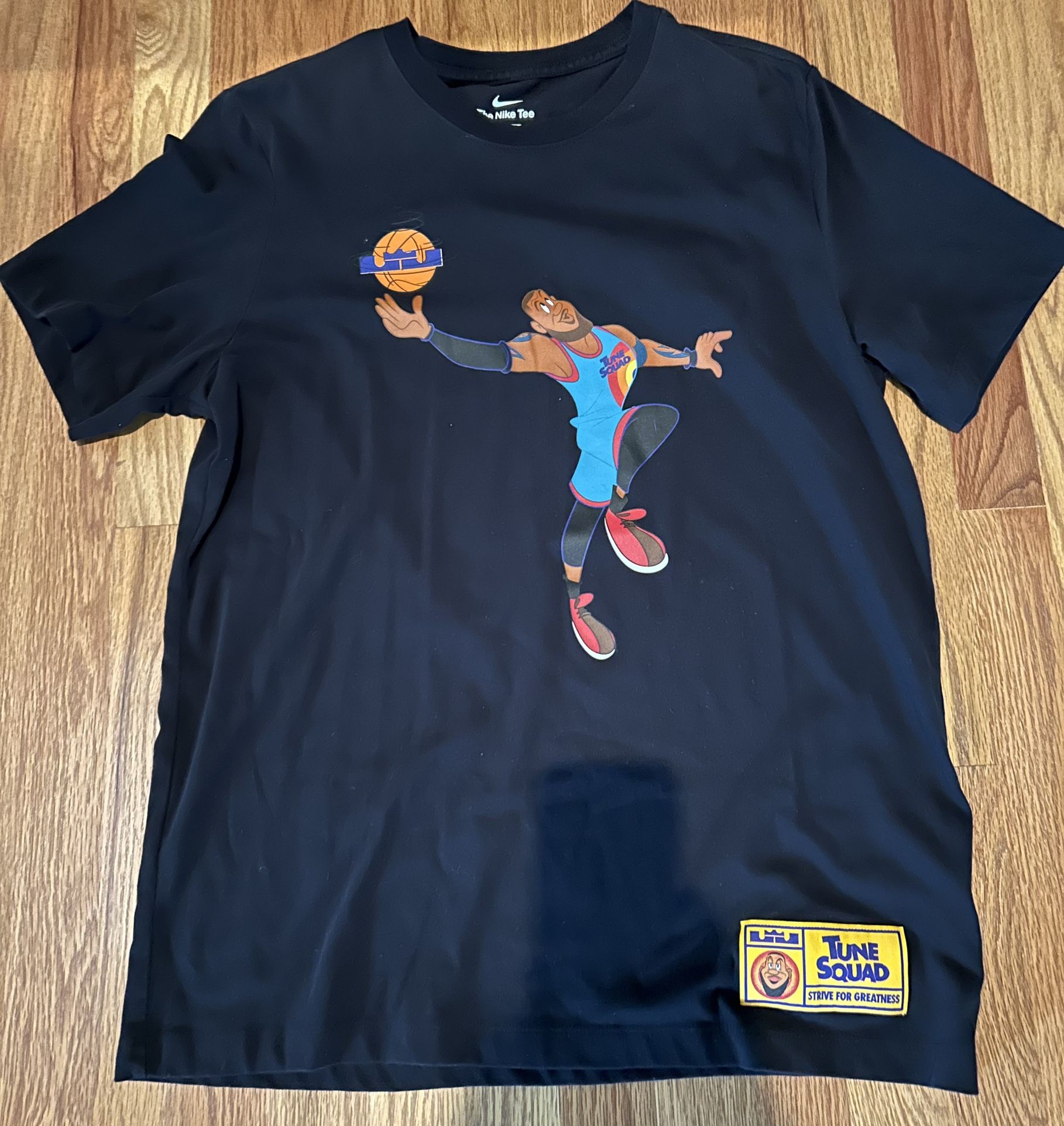 Nike T-shirts L